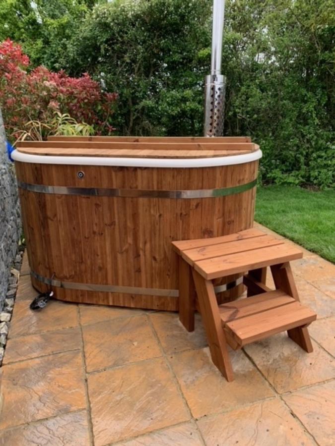 שירנס Romantic Escape Luxury Hobbit House With Hot Tub! מראה חיצוני תמונה